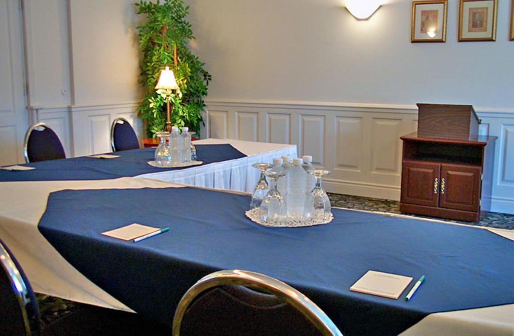 Ambassador Hotel Sudbury Kültér fotó